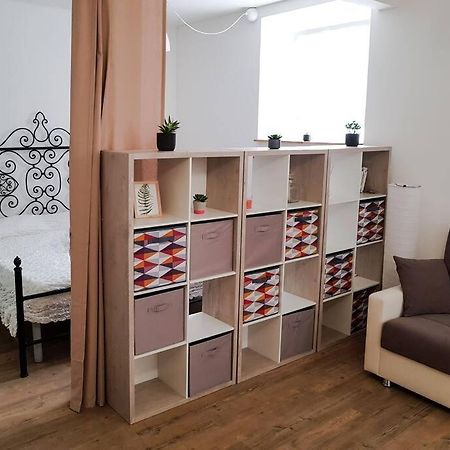 Thekeystudio, Studio Beige Nel Centro, 4 Minuti Dal Mare Бордихера Екстериор снимка